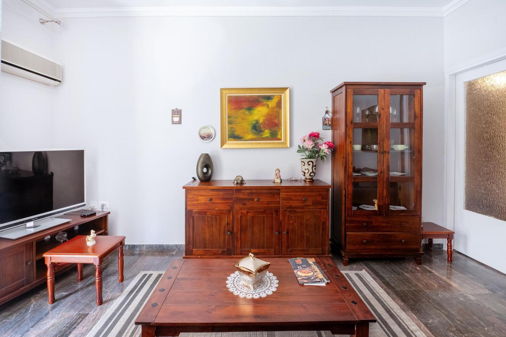 Апартаменты Charming & Authentic Gem - Walk To Port & Shops! Патра Экстерьер фото